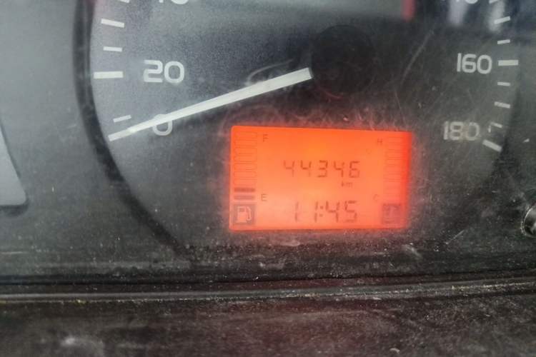 Used Wuling Rongguang 2020 1.5L Extended Basic Version China VI Standard L3C Odometer Close Up