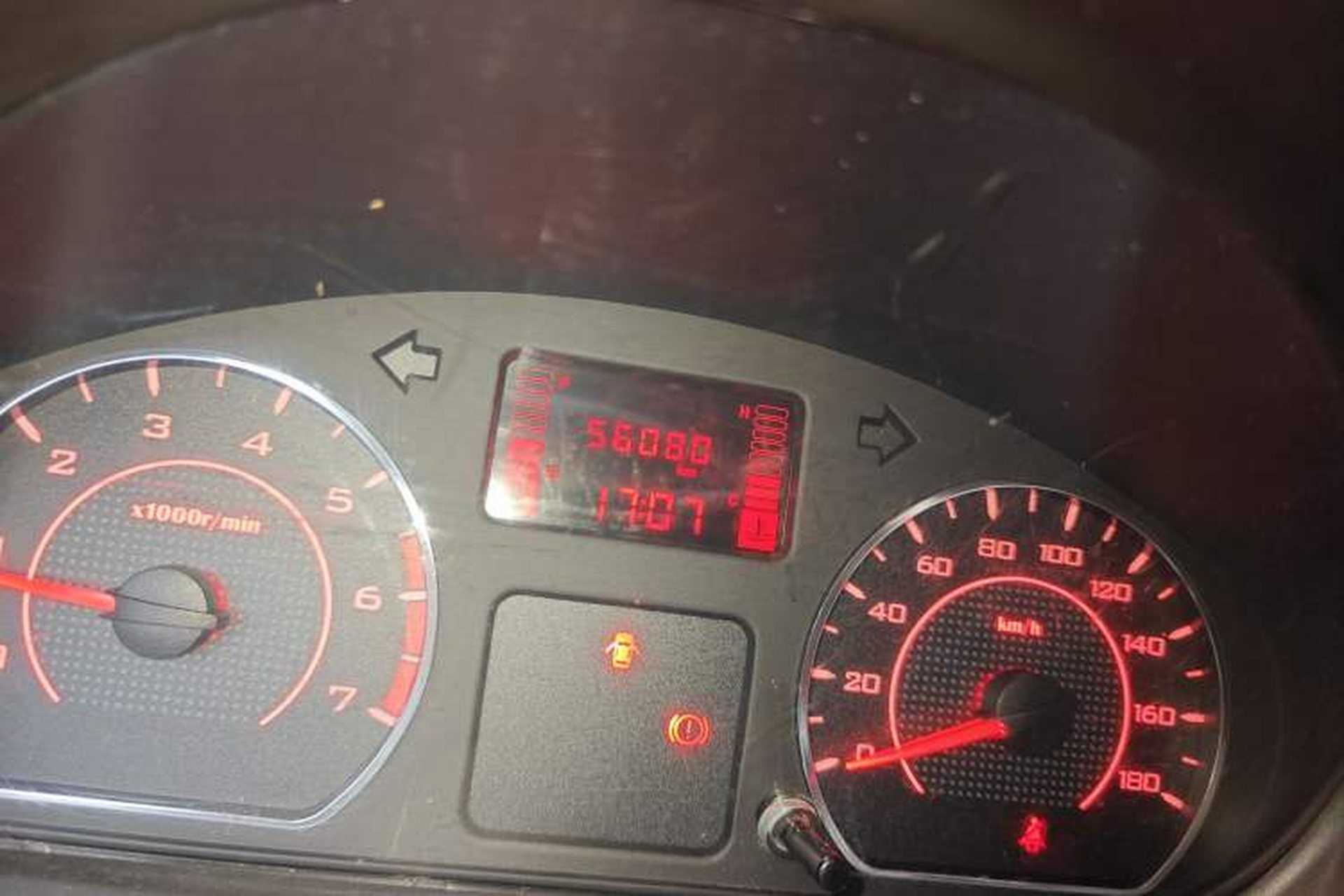 Used Wuling Rongguang 2020 1.2L S Base Model China VI Odometer Close Up