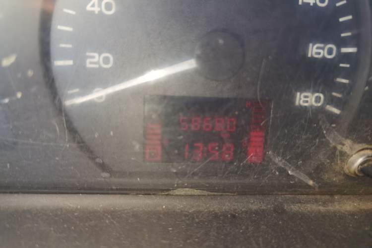 Used Wuling Rongguang 2020 1.2L S Base Model China VI Odometer Close Up