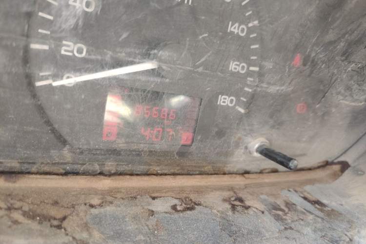 Used Wuling Rongguang 2020 1.2L S Base Model China VI Odometer Close Up