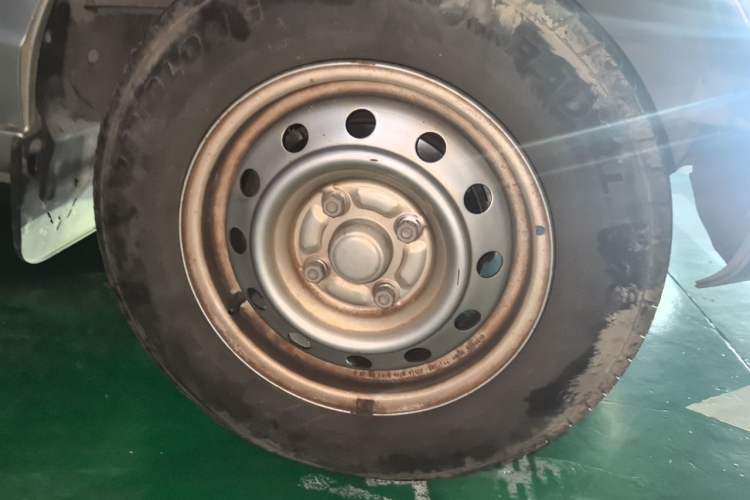 Used Wuling Rongguang 2020 1.2L S Base Model China VI Right Front Wheel Hub