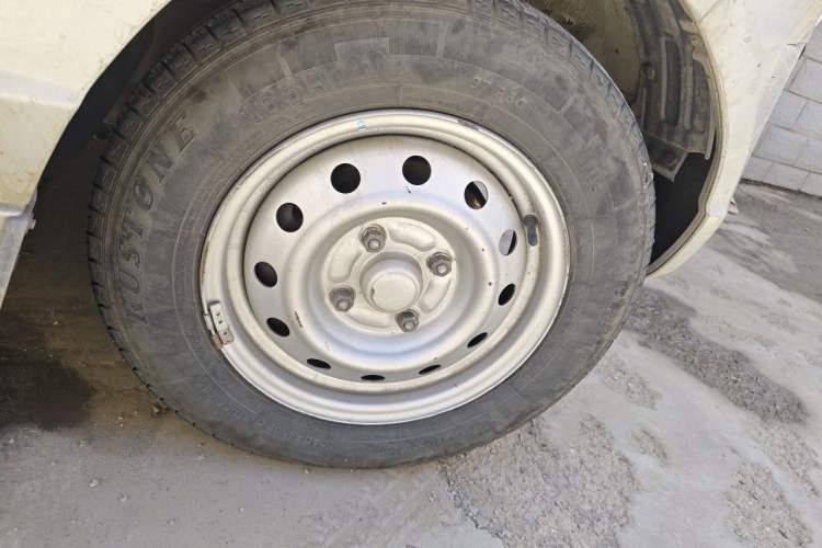 Used Wuling Rongguang  Right Front Wheel Hub