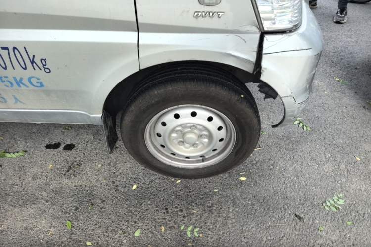 Used Wuling Rongguang 2020 1.2L S Base Model China VI Right Front Wheel Hub