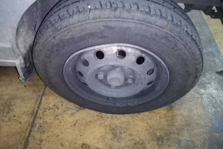 Used Wuling Rongguang 2020 1.2L S Base Model China VI Right Front Wheel Hub