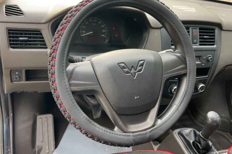 Used Wuling Rongguang 2020 1.2L S Base Model China VI Steering Wheel