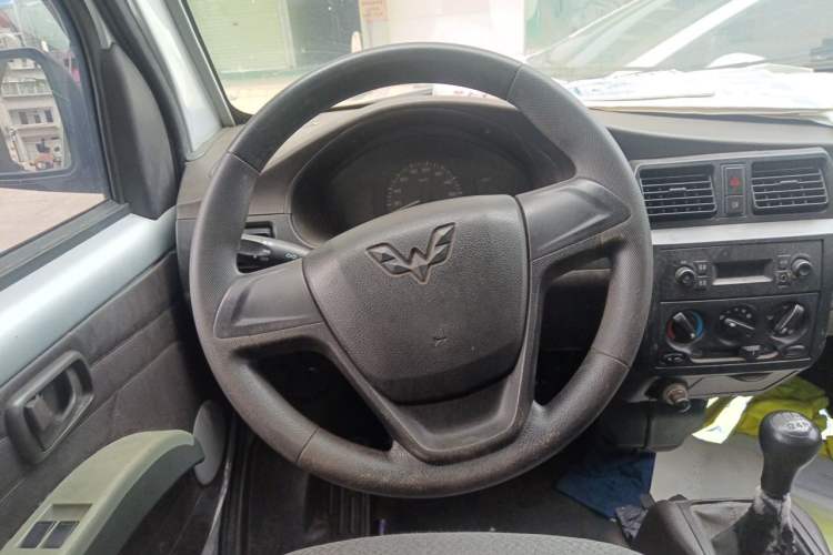 Used Wuling Rongguang 2020 1.5L Extended Basic Version China VI Standard L3C Steering Wheel