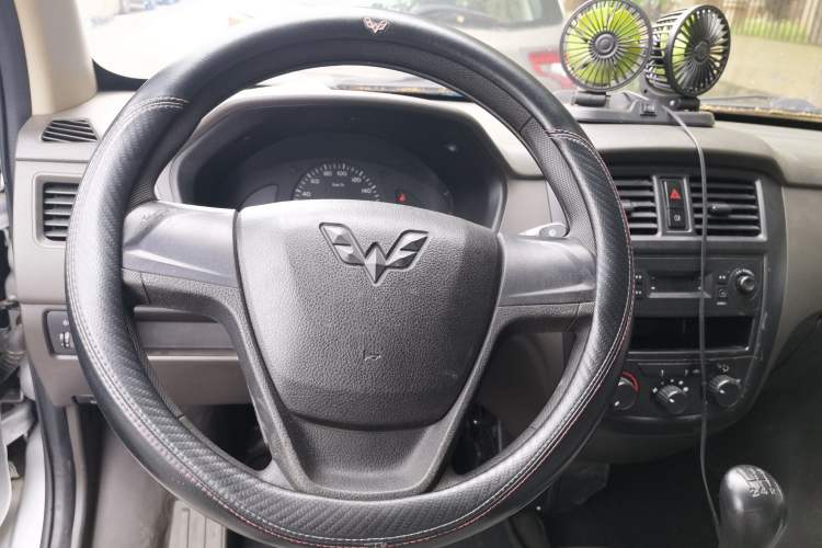 Used Wuling Rongguang 2020 1.2L S Base Model China VI Steering Wheel