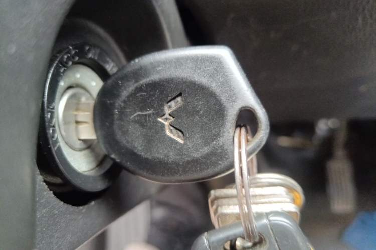 Used Wuling Rongguang 2020 1.5L Extended Basic Version China VI Standard L3C Vehicle Key