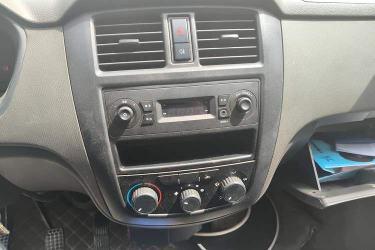 Used Wuling Rongguang 2020 1.2L S Base Model China VI Audio And AC Panel