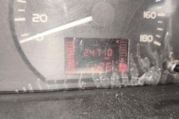 Used Wuling Rongguang 2020 1.2L S Base Model China VI Odometer Close Up