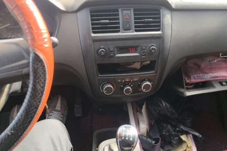 Used Wuling Rongguang 2020 1.2L S Base Model China VI Audio And AC Panel
