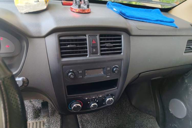Used Wuling Rongguang 2020 1.2L S Base Model China VI Audio And AC Panel