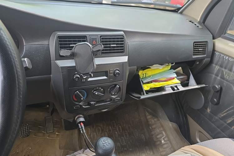 Used Wuling Rongguang 2020 1.5L Extended Basic Version China VI Standard L3C Audio And AC Panel