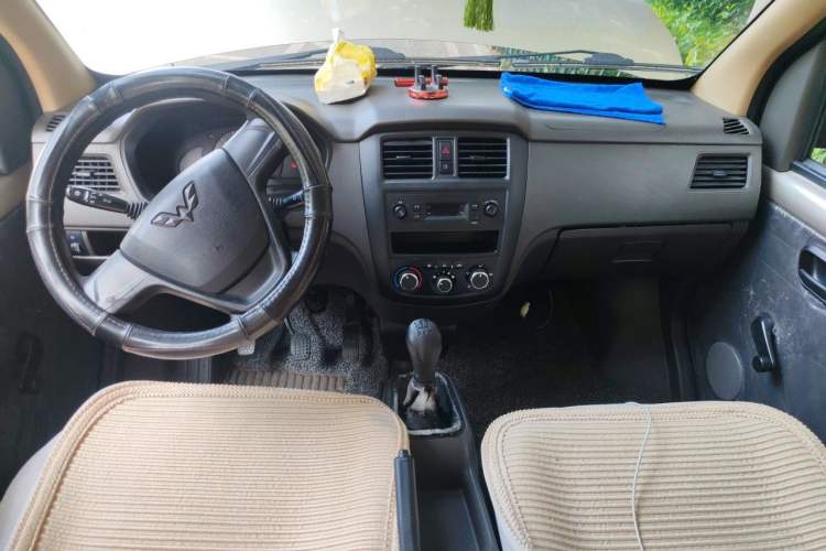 Used Wuling Rongguang 2020 1.2L S Base Model China VI Center Console