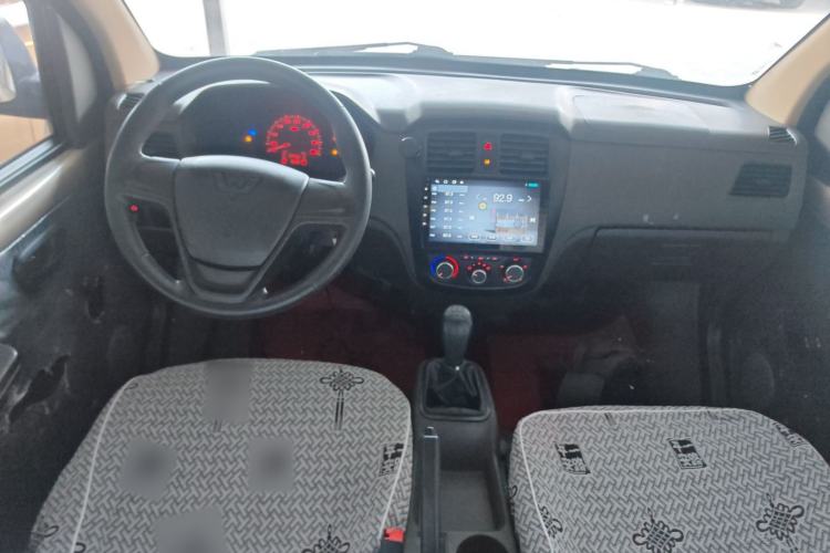 Used Wuling Rongguang 2020 1.2L S Base Model China VI Center Console
