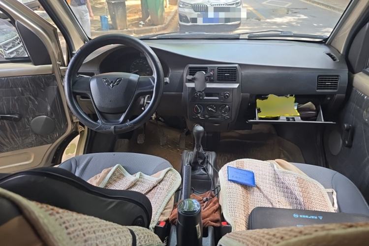Used Wuling Rongguang 2020 1.5L Extended Basic Version China VI Standard L3C Center Console