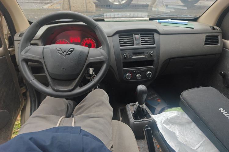 Used Wuling Rongguang 2020 1.2L S Base Model China VI Center Console