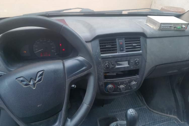Used Wuling Rongguang 2020 1.2L S Base Model China VI Center Console