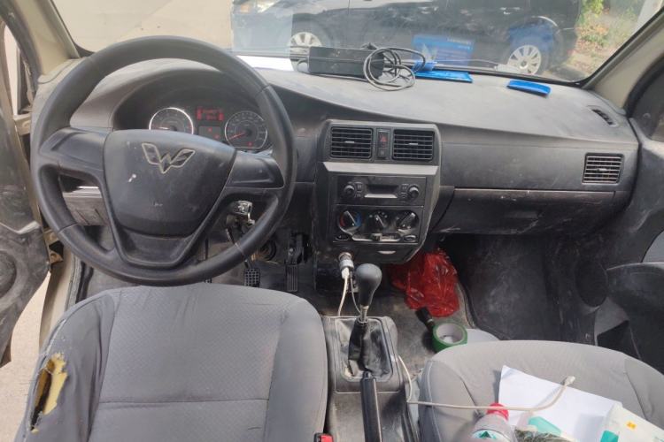 Used Wuling Rongguang 2020 1.5L Extended Basic Version China VI Standard L3C Center Console