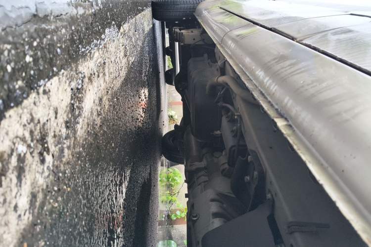 Used Wuling Rongguang 2020 1.5L Extended Basic Version China VI Standard L3C Chassis Front Right