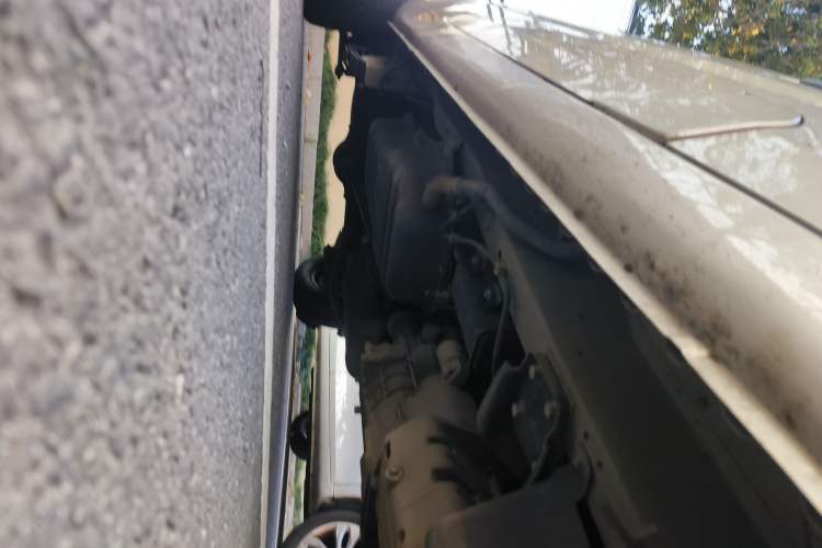 Used Wuling Rongguang 2020 1.5L Extended Basic Version China VI Standard L3C Chassis Front Right