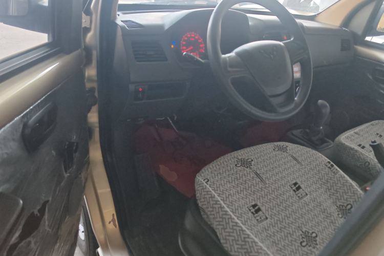 Used Wuling Rongguang 2020 1.2L S Base Model China VI Driver Seat