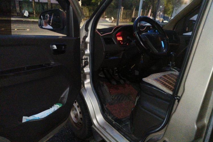 Used Wuling Rongguang 2020 1.2L S Base Model China VI Driver Seat
