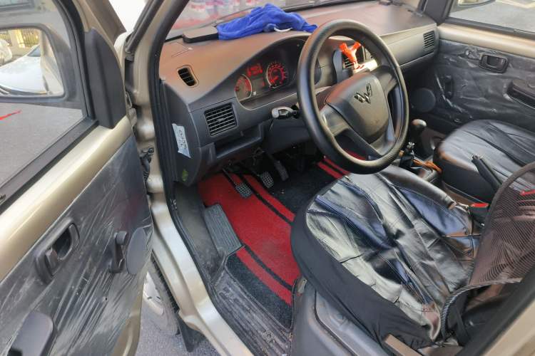 Used Wuling Rongguang 2020 1.5L Extended Basic Version China VI Standard L3C Driver Seat
