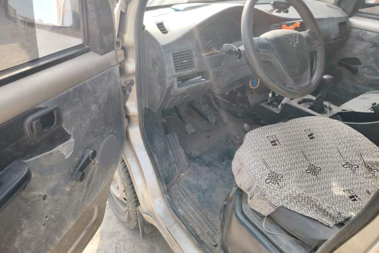 Used Wuling Rongguang 2020 1.5L Extended Basic Version China VI Standard L3C Driver Seat