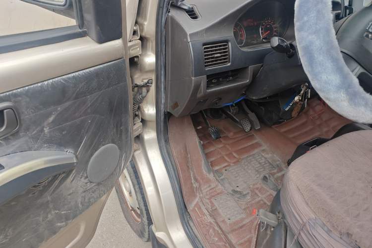Used Wuling Rongguang 2020 1.5L Extended Basic Version China VI Standard L3C Driver Seat