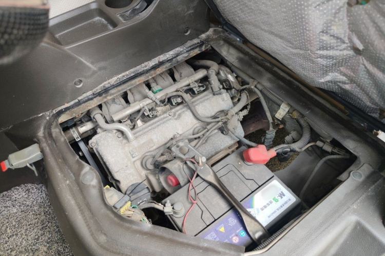 Used Wuling Rongguang 2020 1.2L S Base Model China VI Engine Bay