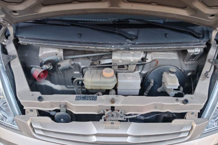Used Wuling Rongguang 2020 1.2L S Base Model China VI Engine Bay