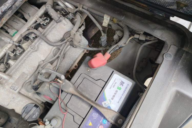 Used Wuling Rongguang 2020 1.2L S Base Model China VI Engine Bay Left