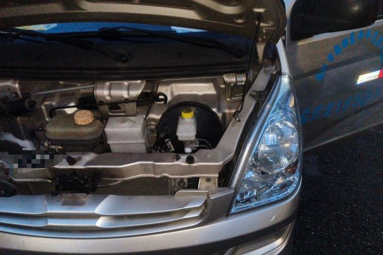 Used Wuling Rongguang 2020 1.2L S Base Model China VI Engine Bay Left