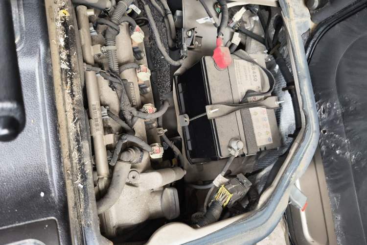 Used Wuling Rongguang 2020 1.5L Extended Basic Version China VI Standard L3C Engine Bay Left