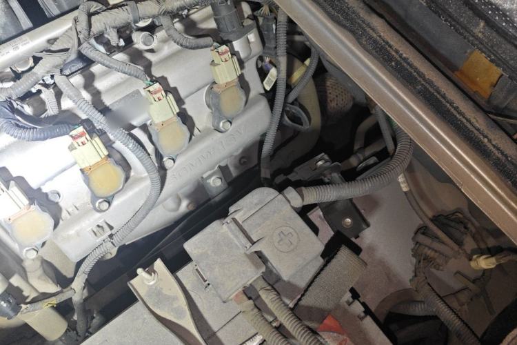 Used Wuling Rongguang 2020 1.5L Extended Basic Version China VI Standard L3C Engine Bay Left