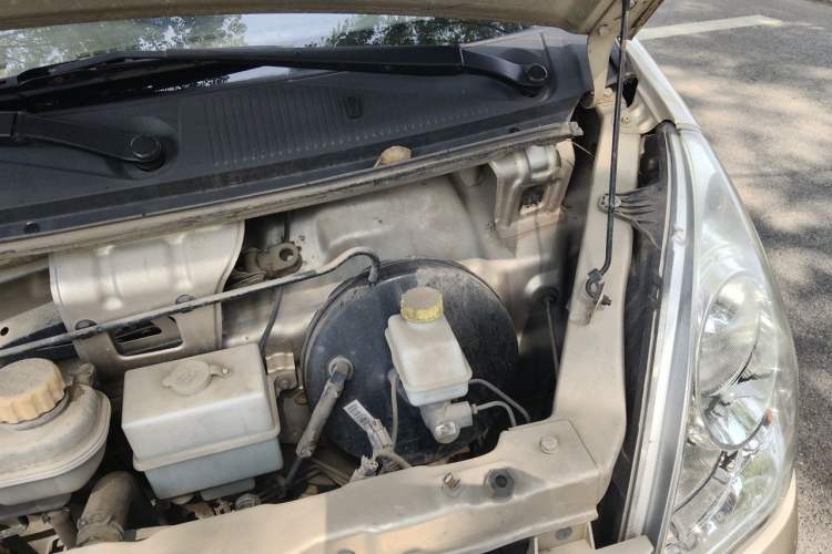 Used Wuling Rongguang  Engine Bay Left