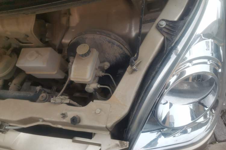 Used Wuling Rongguang 2020 1.2L S Base Model China VI Engine Bay Left