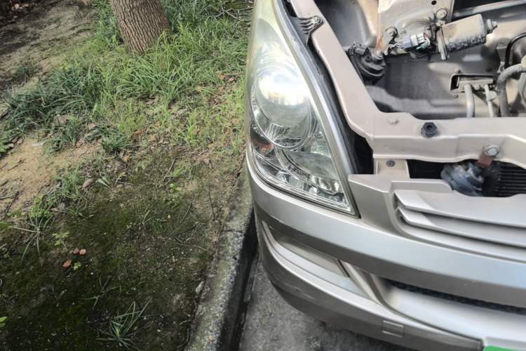 Used Wuling Rongguang 2020 1.2L S Base Model China VI Engine Bay Right