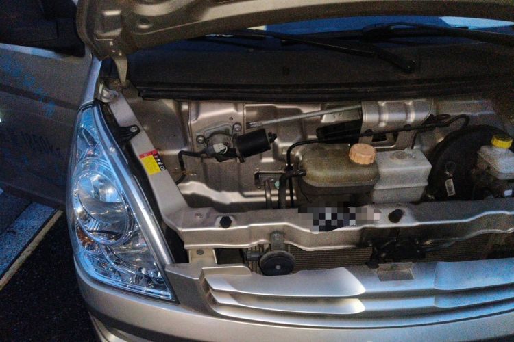 Used Wuling Rongguang 2020 1.2L S Base Model China VI Engine Bay Right