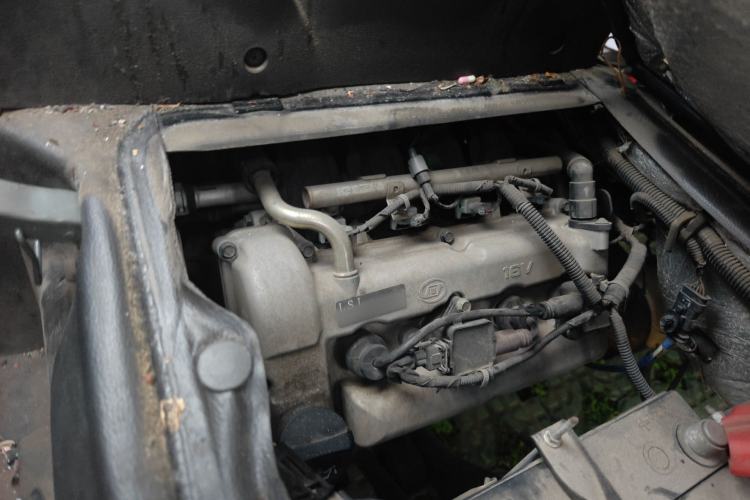 Used Wuling Rongguang 2020 1.2L S Base Model China VI Engine Bay Right
