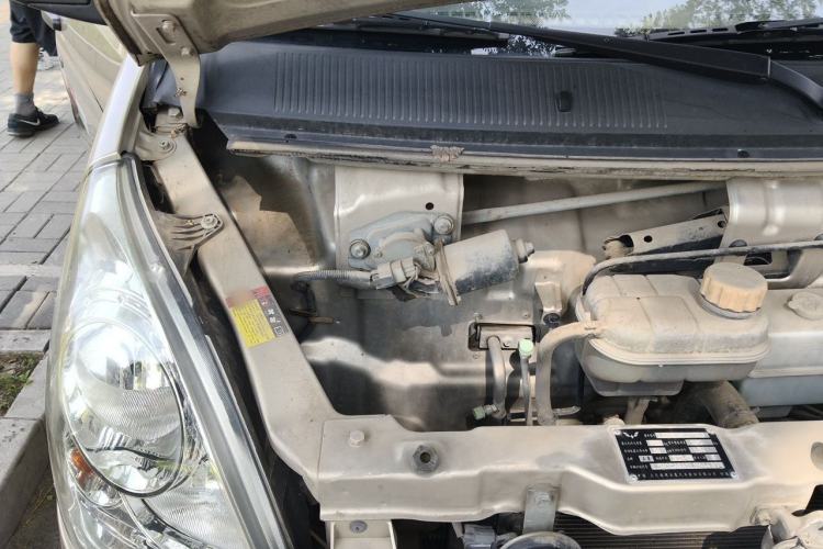 Used Wuling Rongguang  Engine Bay Right