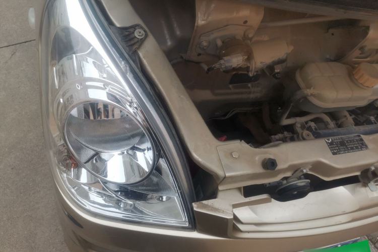 Used Wuling Rongguang 2020 1.2L S Base Model China VI Engine Bay Right