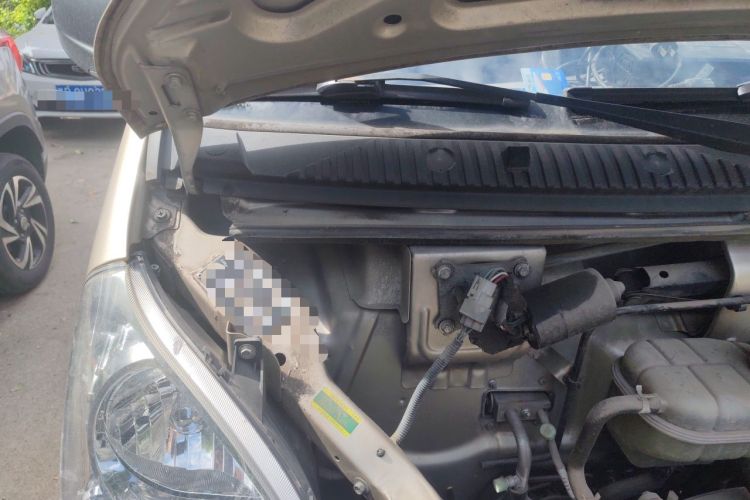 Used Wuling Rongguang 2020 1.5L Extended Basic Version China VI Standard L3C Engine Bay Right