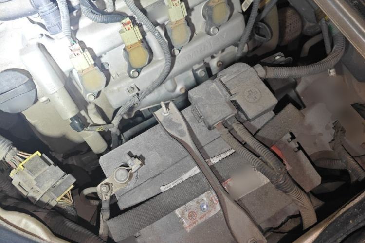 Used Wuling Rongguang 2020 1.5L Extended Basic Version China VI Standard L3C Engine Bay