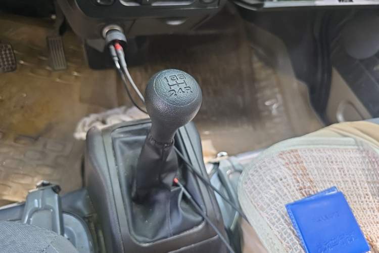 Used Wuling Rongguang 2020 1.5L Extended Basic Version China VI Standard L3C Gear Lever