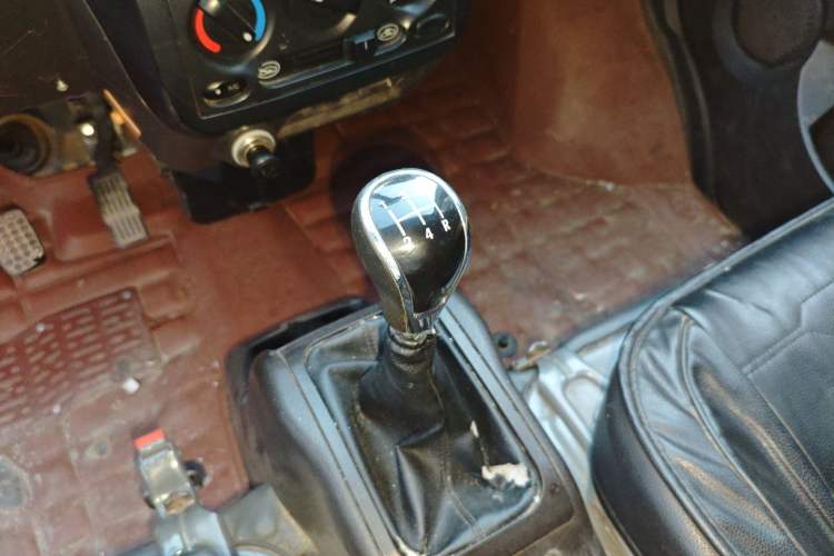 Used Wuling Rongguang 2020 1.5L Extended Basic Version China VI Standard L3C Gear Lever