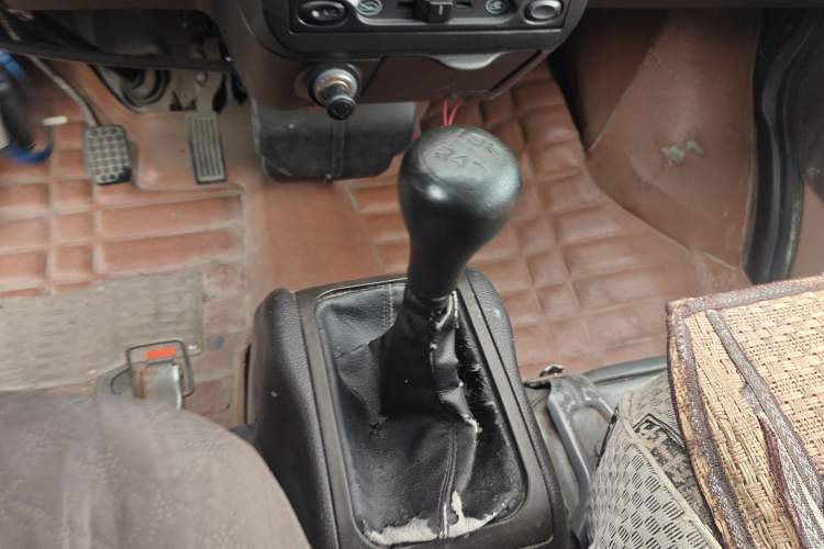 Used Wuling Rongguang 2020 1.5L Extended Basic Version China VI Standard L3C Gear Lever