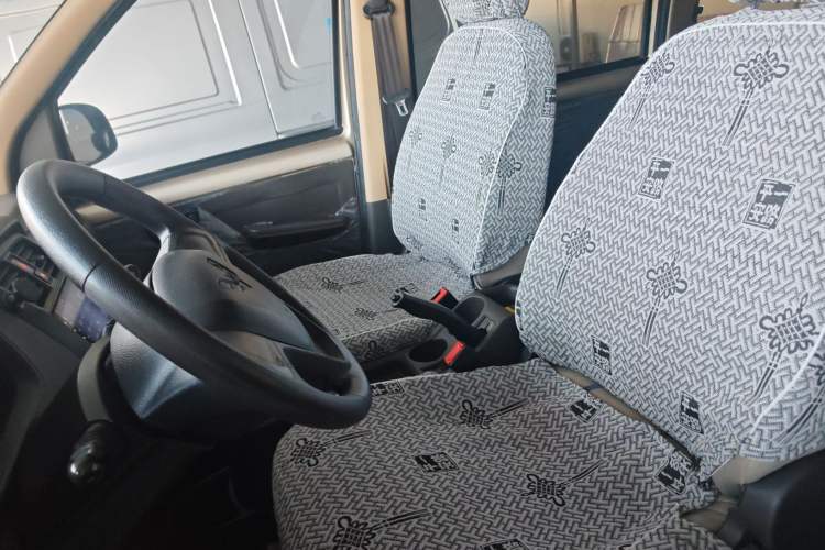 Used Wuling Rongguang 2020 1.2L S Base Model China VI Left Front Seat