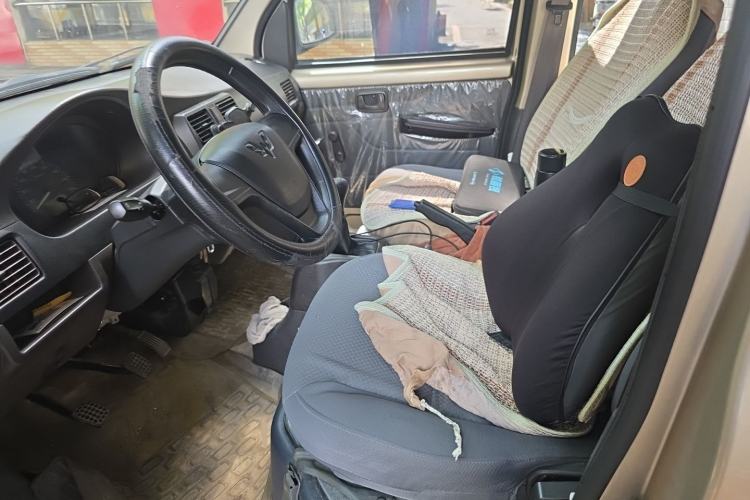 Used Wuling Rongguang 2020 1.5L Extended Basic Version China VI Standard L3C Left Front Seat